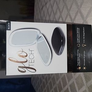 GloTech LED Compact Mirror Black 1X & 10X Touch Sensor
